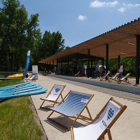 Tente Lodge Pour 5 Personnes En Bordure De La Riviere Allier Au Sein D'Un Petit Camping Saint-Yorre Buitenkant foto