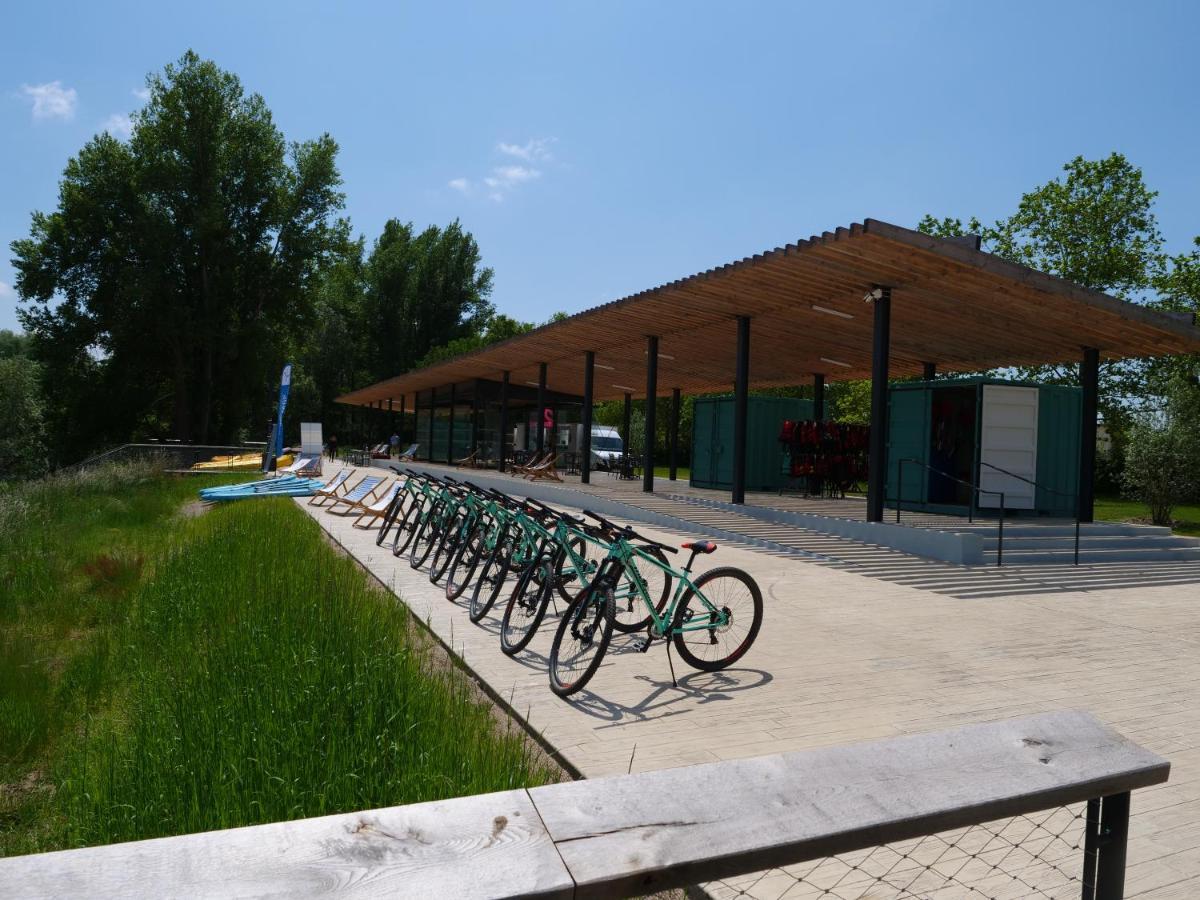 Tente Lodge Pour 5 Personnes En Bordure De La Riviere Allier Au Sein D'Un Petit Camping Saint-Yorre Buitenkant foto