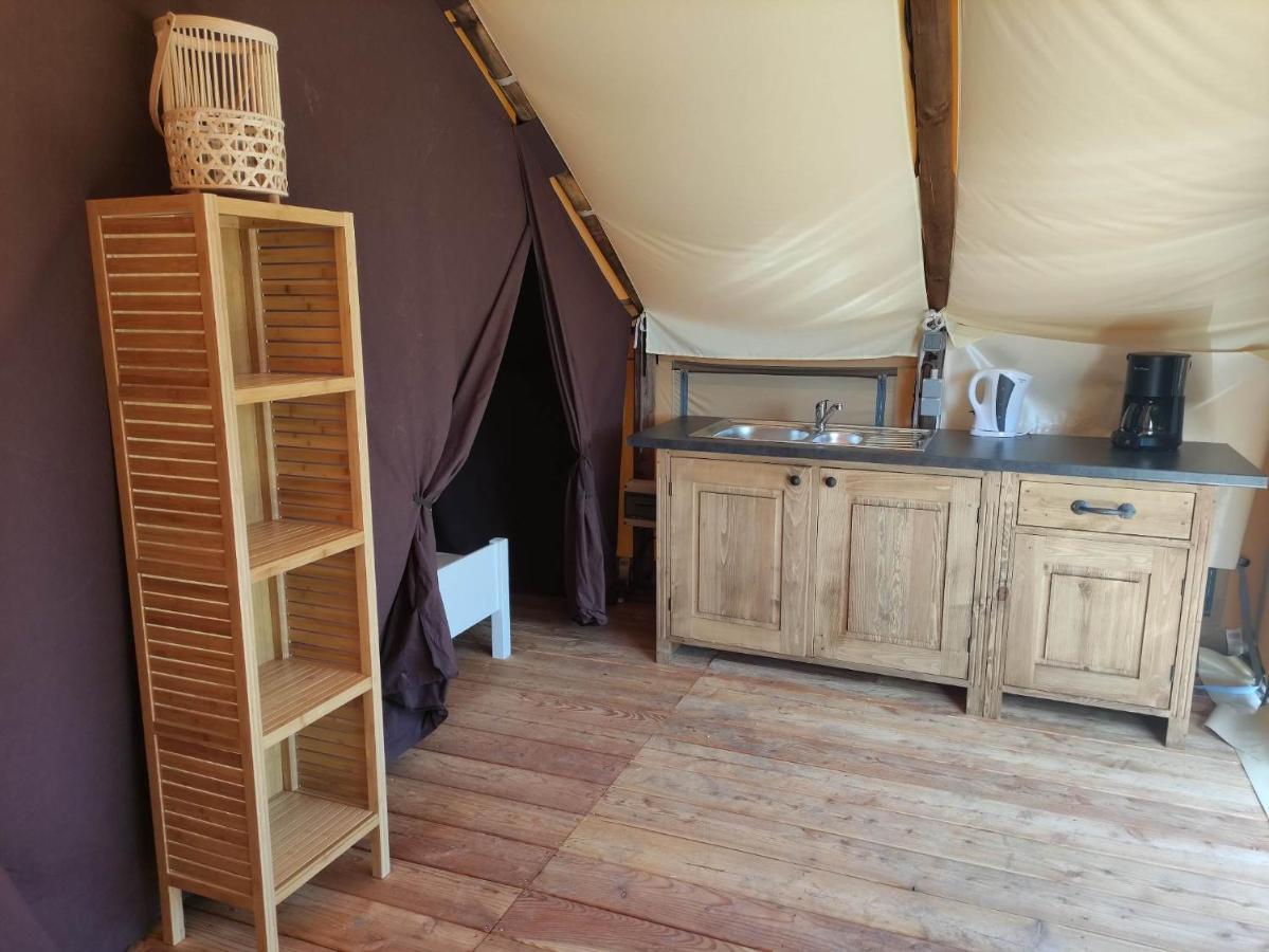 Tente Lodge Pour 5 Personnes En Bordure De La Riviere Allier Au Sein D'Un Petit Camping Saint-Yorre Buitenkant foto